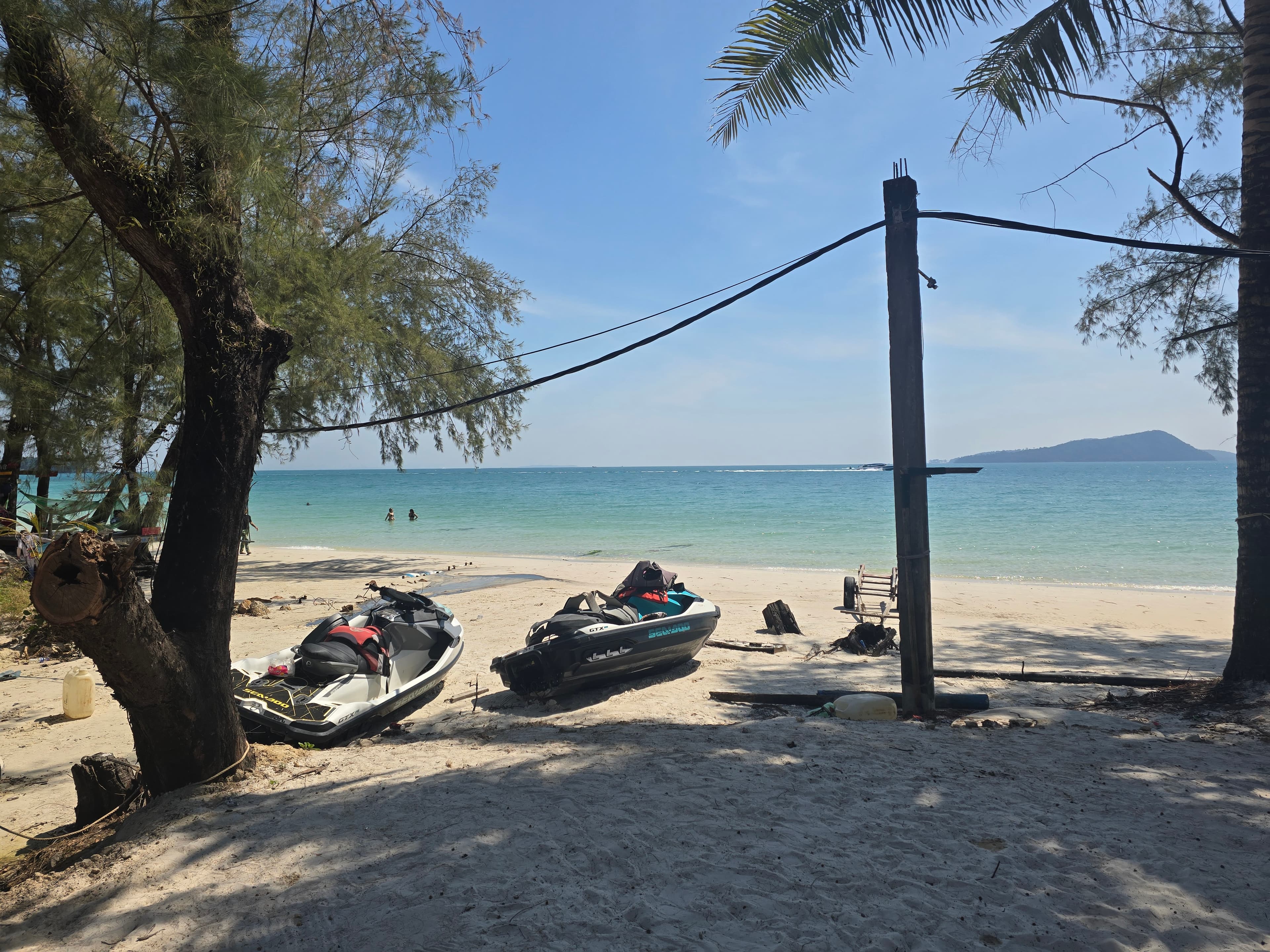 White sand and blue water on Koh Rong